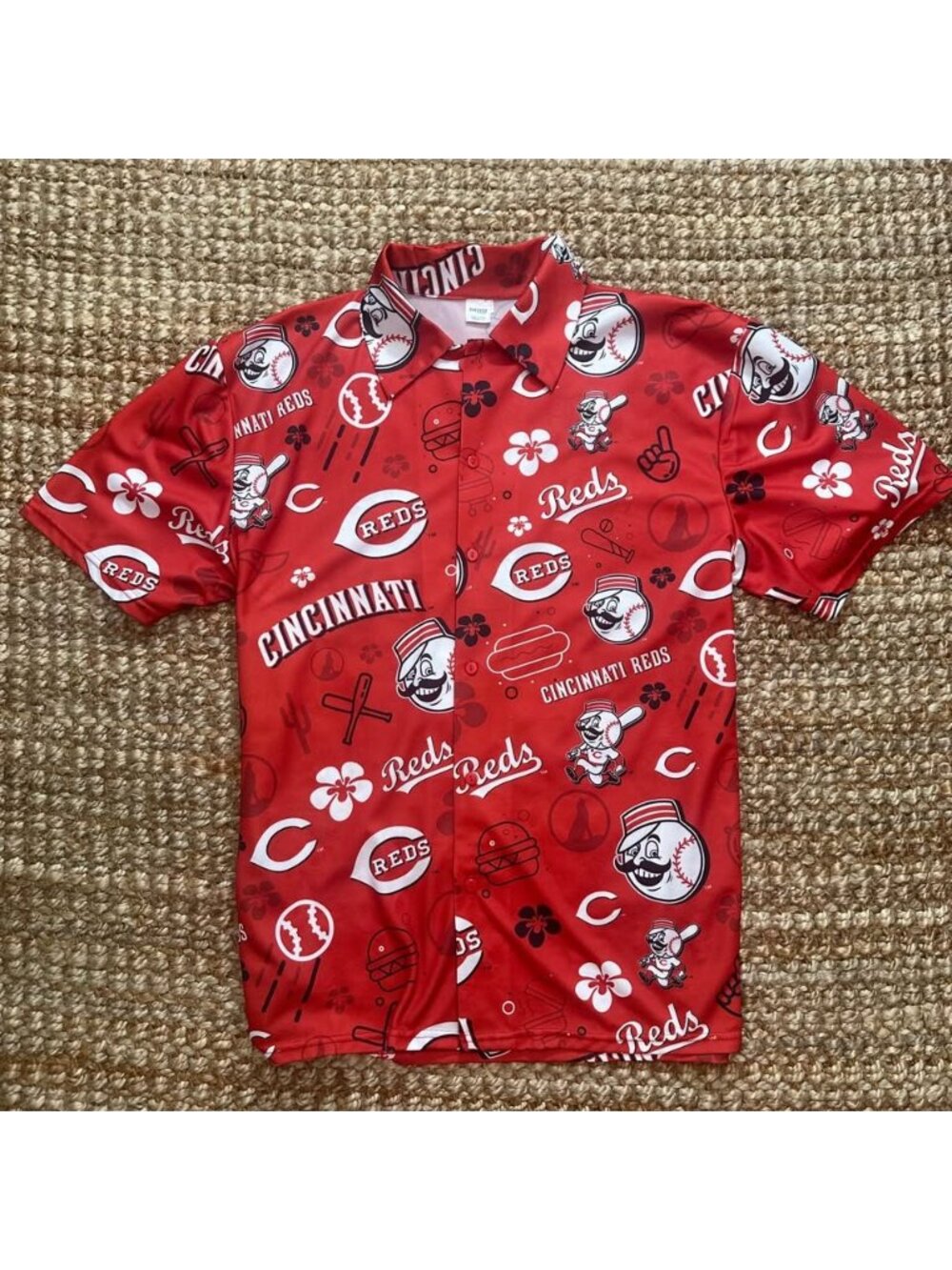 MLB Cincinnati Reds Luau￼ Men’s Shirt Large